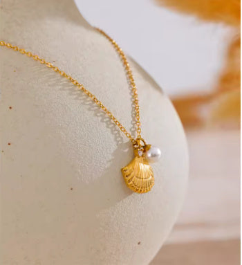 Gold Scallop Necklace